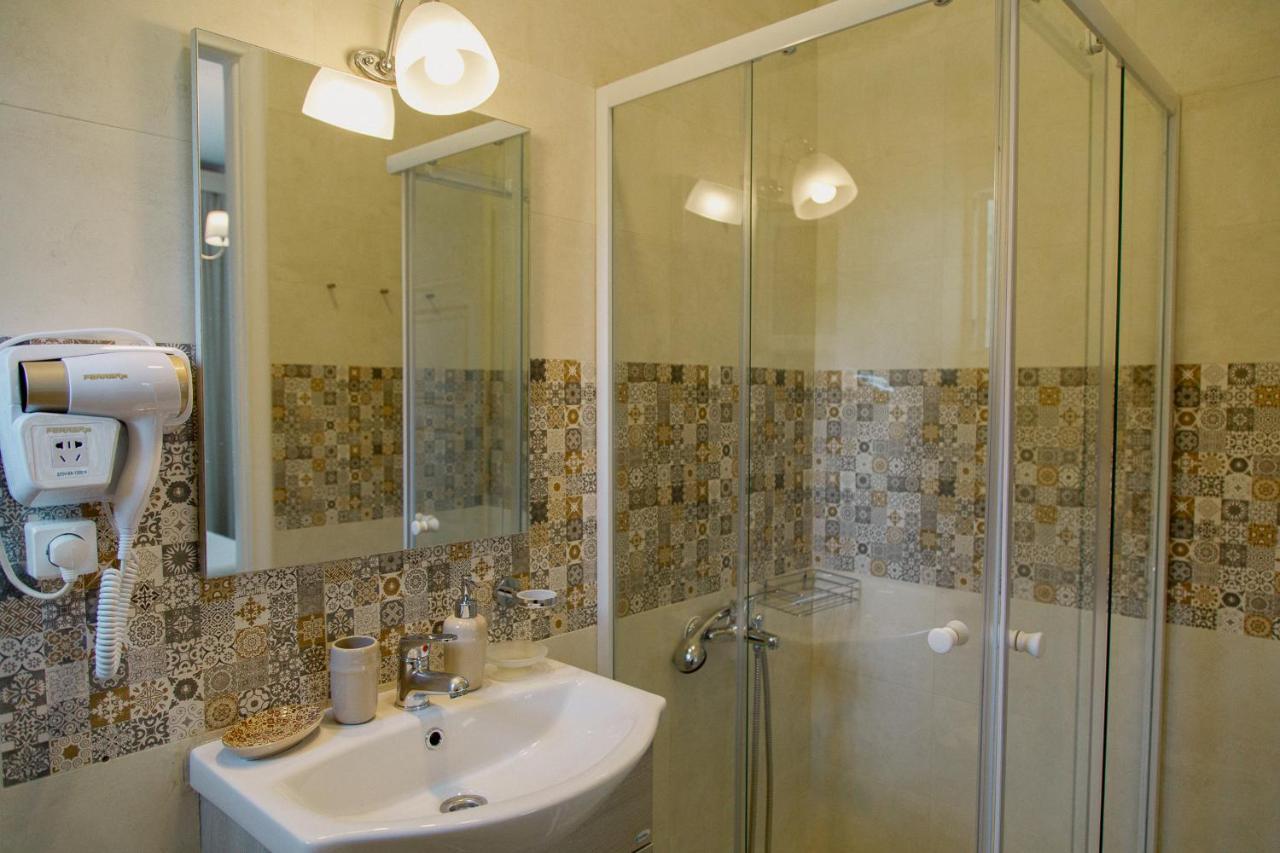 Rooms In Yard Corinth Luaran gambar